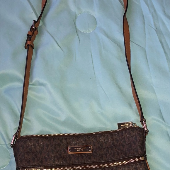 Michael Kors Crossbody - Picture 6 of 7